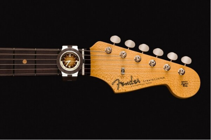 Fender和BVLGARI宝格丽联名推出限量款腕表和STRATOCASTER®电吉他